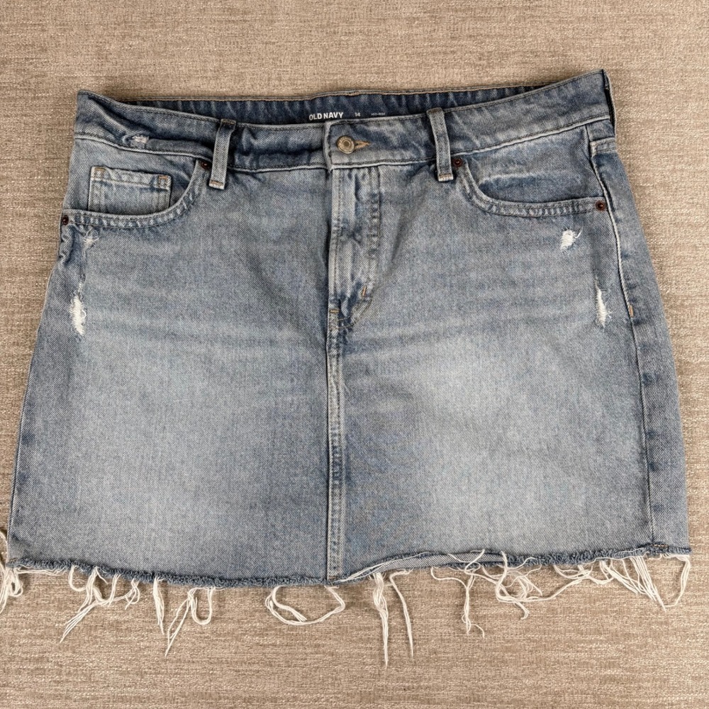Old Navy Denim Mini Skirt Womens 14 Blue Distressed Raw Hem EUC Y2K Boho Indie